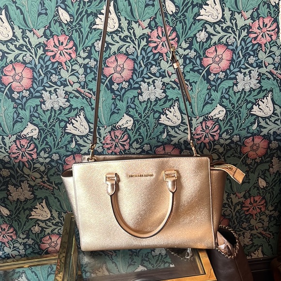 Michael Kors Gold Leather Selma Bag - Picture 3 of 9